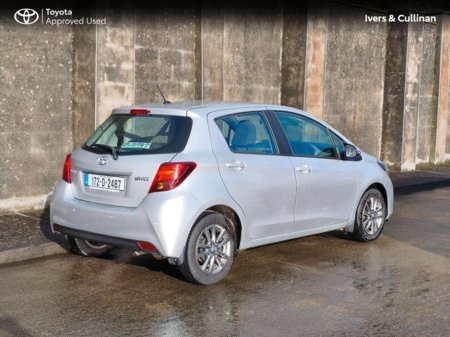 2017 Toyota Yaris YARIS 1.0 5DR LUNA thumbnail