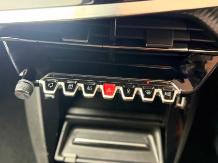 2021 Peugeot 2008 ALLURE 1.2 PURETECH 130 €16,990 thumbnail