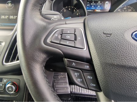 2015 Ford Focus - thumbnail 17