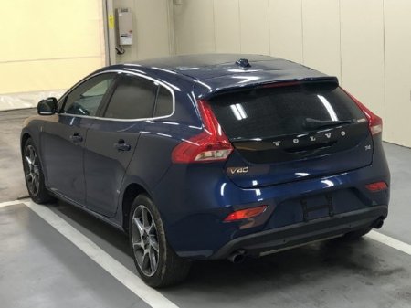 2015 Volvo V40 - view 2