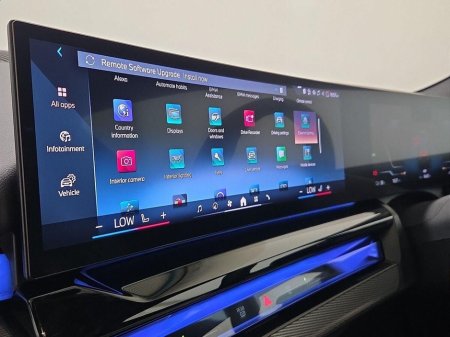 2025 BMW i5 - thumbnail 8