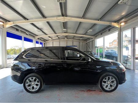 2015 Mitsubishi Outlander Mitsubishi 2.0 GX 4H PHEV 5DR A 1.6 GRAPHITE 3DR €12,950 thumbnail