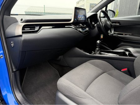 2019 Toyota C-HR 1.2P SPORT €19,950 thumbnail