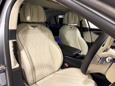 2025 Bentley Flying Spur 3.0 V6 E-HYBRID AZURE=AS NEW//HUGE SPEC=PAN ROOF//BALANCE OF BENTLEY WARRANTY=ONLY €150 ANNUAL ROAD TAX//TAILORED FINANCE PACKAGES AVAILABLE=TRADE INS €249,995 thumbnail