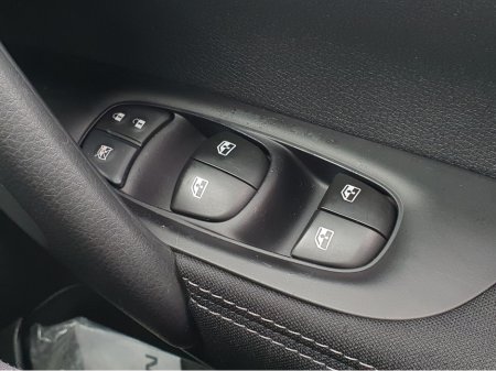 2018 Nissan Qashqai N-CONNECTA 1.2 DIG-T 115BHP NCT 02/28 FINANCE AVAILABLE @ €58 PER WEEK 2 KEYS/ PAN ROOF/ SAT NAV/ REVERSE CAMERA/ MULTI FUNCTION STEERING WHEEL/ CRUISE CONTROL/ HISTORY CHECKED €12,900 thumbnail