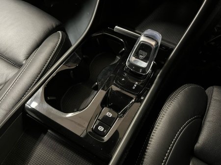 2022 Volvo XC40 - thumbnail 4