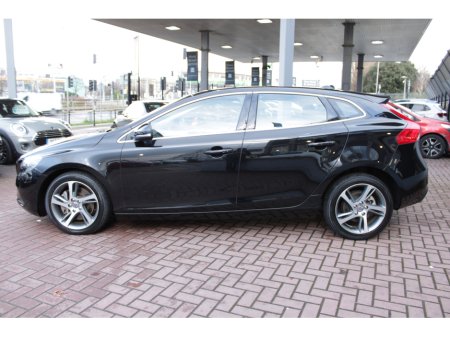 2016 Volvo V40 2.0D4 DYNAMIQUE EDITION 5DR HATCHBACK AUTOMATIC // 1 OWNER CAR WITH ONLY 56,000 KMS IN AS NEW CONDITION // BUY WITH CONFIDENCE AA AND SIMI APPROVED DEALER 2026 // FINANCE ARRANGED // TRADE INS WELCOME €15,950 thumbnail
