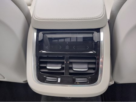 2021 Volvo S90 D4 MOMENTUM AT 4DR AUTO €34,950 thumbnail