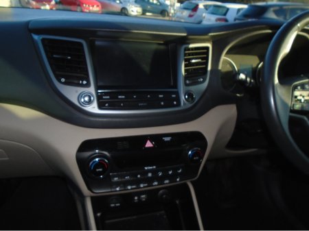 2017 Hyundai Tucson 1.7 EXECUTIVE 5DR €15,600 thumbnail