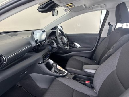 2022 Toyota Yaris HYBRID LUNA €22,950 thumbnail