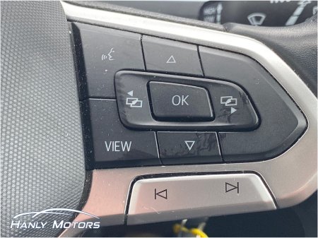 2023 Volkswagen T-Roc LIFE 2.0 TDI MANUAL 6SPEED FWD 116HP 5 €30,950 thumbnail