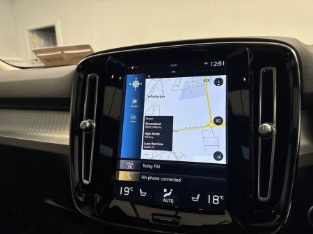 2022 Volvo XC40 - thumbnail 19