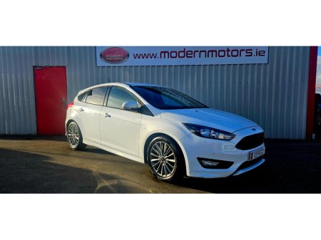 2018 Ford Focus - thumbnail 2