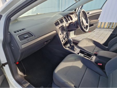 2013 Volkswagen Golf - thumbnail 15