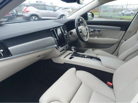 2021 Volvo S90 D4 MOMENTUM AT 4DR AUTO €34,950 thumbnail
