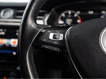 2019 Volkswagen Passat 2019 Passat 2.0d Auto HIGHLINE/High spec/1yr warra €24,888 thumbnail