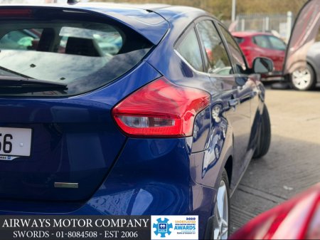 2016 Ford Focus - thumbnail 23