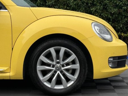 2014 Volkswagen Beetle DESIGN 1.2 TSI // OPENING PAN ROOF // LEATHER HEATED SEATS // PARKING SENSORS €11,950 thumbnail