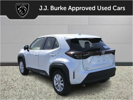 2024 Toyota Yaris - thumbnail 4