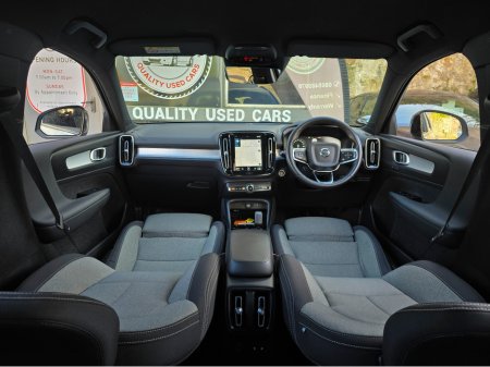 2023 Volvo XC40 - thumbnail 16