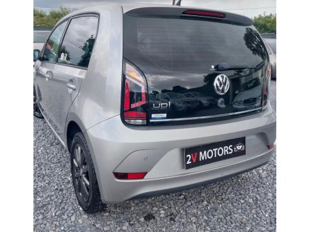 2018 Volkswagen up! Volkswagen High UP! 1.0 AUTOMATIC €8,999