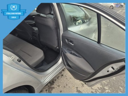 2022 Toyota Corolla LUNA 4DR AUTO HYBRID €20,500 thumbnail