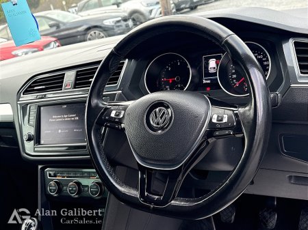 2017 Volkswagen Tiguan - thumbnail 12