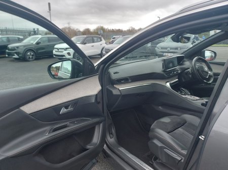 2021 Peugeot 3008 - thumbnail 16