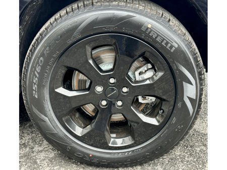 2026 Land Rover Defender Borosco Grey /  X-DYNAMIC SE €119,950 thumbnail