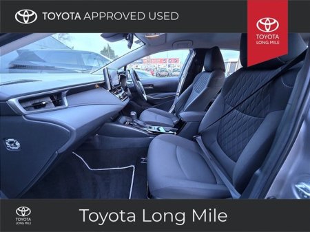 2022 Toyota Corolla 1.8 Hybrid Luna Saloon 4dr €25,949 thumbnail