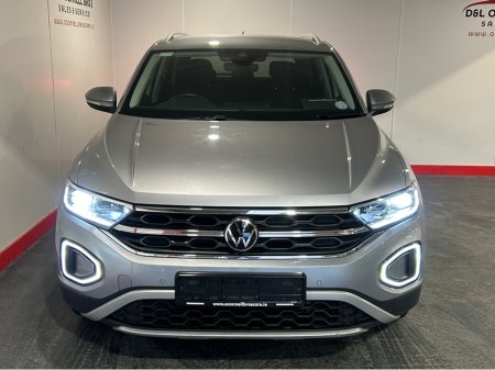 2023 Volkswagen T-Roc STYLE 1.5 TSI D7F 150HP €29,950 thumbnail