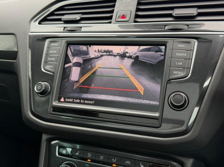 2017 Volkswagen Tiguan - thumbnail 26