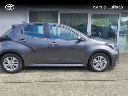2021 Toyota Yaris Yaris Hybrid Luna €19,800