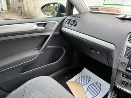 2015 Volkswagen Golf - thumbnail 17