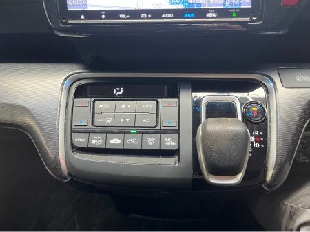 2018 Honda Stepwagon - thumbnail 19