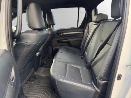 2025 Toyota Hilux *NO VAT* 2.8 INVINCIBLE  AUTO #332 €57,999 thumbnail