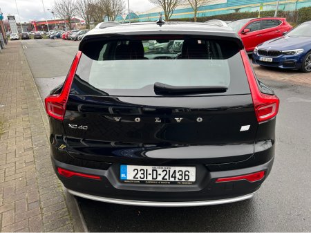 2023 Volvo XC40 - thumbnail 13