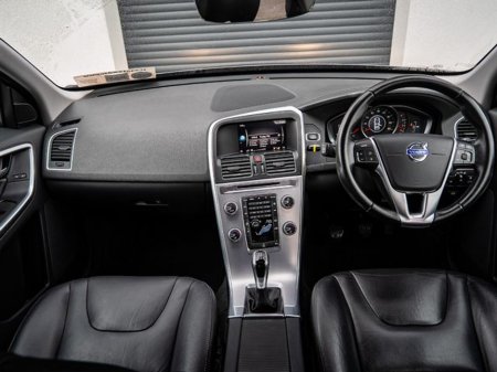 2017 Volvo XC60 - thumbnail 8