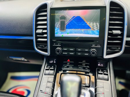 2018 Porsche Cayenne - thumbnail 9