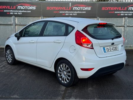 2013 Ford Fiesta 1.25 STYLE 60BHP 5DR ARGENTO €5,999 thumbnail
