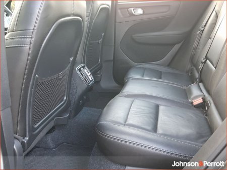 2020 Volvo XC40 - thumbnail 8