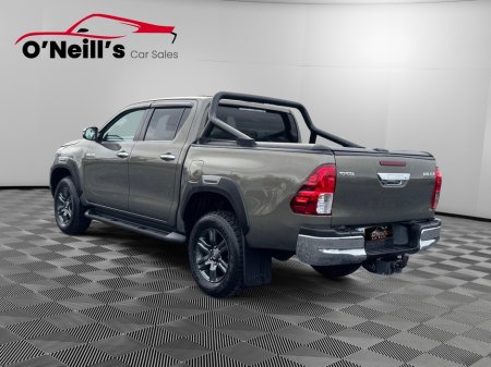 2025 Toyota Hilux *NO VAT* 2.8L SR5 MANUAL #340 €52,999 thumbnail