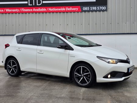 2018 Toyota Auris Hybrid Luna Sport €16,950
