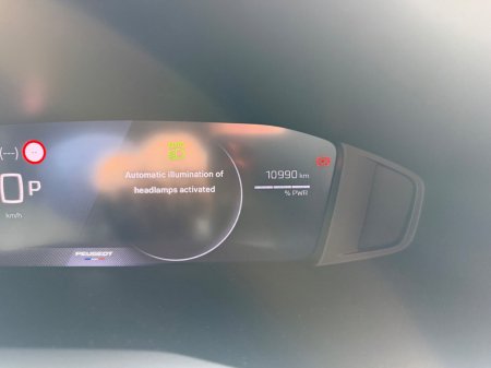 2025 Peugeot 2008 - thumbnail 9