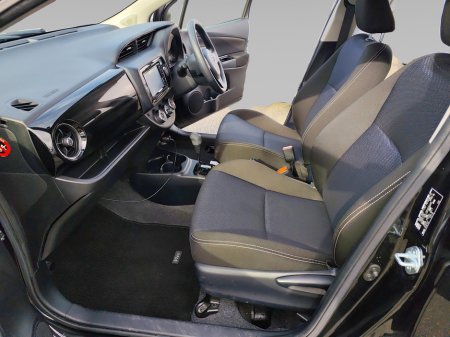 2018 Toyota Vitz - thumbnail 14