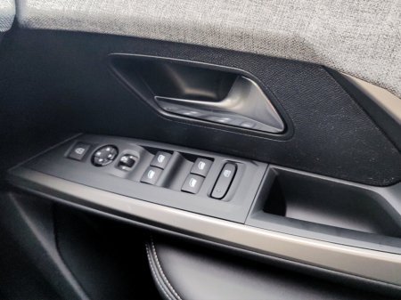 2025 Peugeot 3008 - thumbnail 12