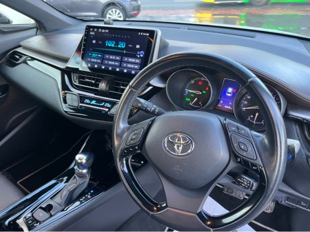 2017 Toyota C-HR 1.8 HYBRID AUTO LOW KM HIGH SPEC €17,750 thumbnail