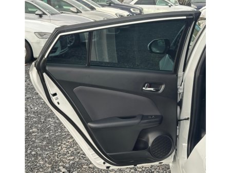 2021 Toyota Prius - thumbnail 15