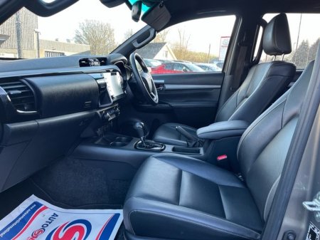 2024 Toyota Hilux 2.8 Invincible Auto (INC.VAT) €54,000 thumbnail