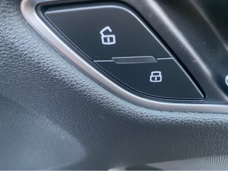 2018 Audi A3 DBA-8VCXSL €20,950 thumbnail